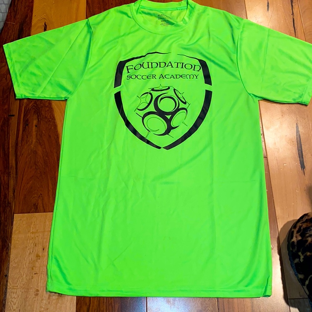 NEW- FOUNDATION SOCCER ACADEMY ATHLETIC TEE- MENS SIZE SMALL